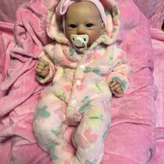 REBORNS BY LAURA.  Introducing Baby Stacey.  3 1/2 lbs in weight Reborn Doll.  Welcome to View