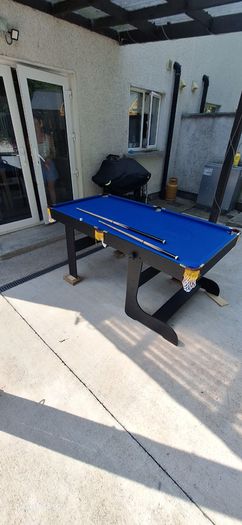 Pool table