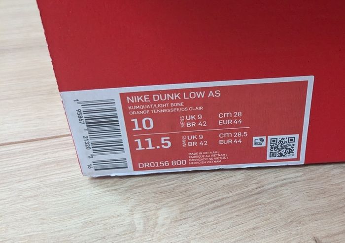 Nike Dunk Low Safari Swoosh - Kumquat Size UK 9
