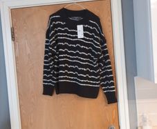 Primark  Jumper.  S.M -12-14.   B.N.W.T