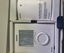Siemens RDH10RF/Set - wireless digital thermostat