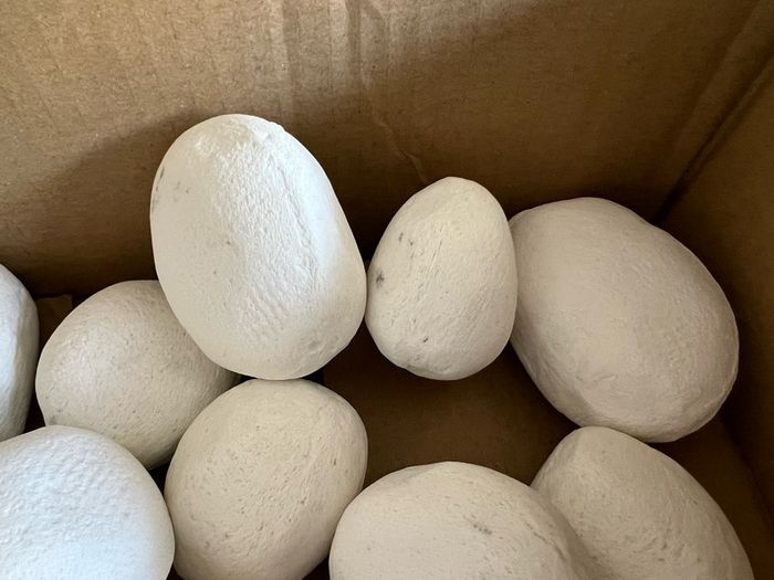 Full Pack of White Ceramic Pebbles for Gas / Bioethanol Fire (25-30 Pcs)
