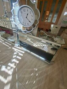 Mirrored livingroom furniture