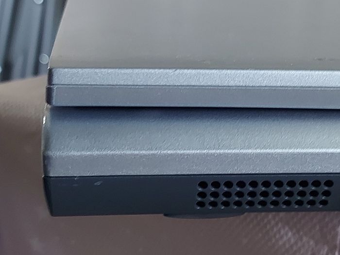 Rare Vintage Fujitsu Siemens Lifebook, E Series, FPC07048B Part number CP127259, Running Windows 2000 Professional, uses 3.5 floppy disk, 20GB HDD, amd all the connecting Ports from 30 years ago Era