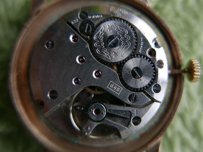 Vintage 1923 Dowel Deluxe 9ct Solid Gold Gents Wrist Watch - 17 jewels Antimagnetic Swiss Made(engraved Esso 1923) in working order