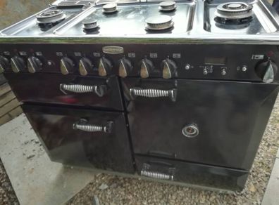 Cooking machine - gas n electric