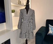 Ladies Black & White Dress from Dunnes Stores Size Small UK 8-10 / EU 36-38