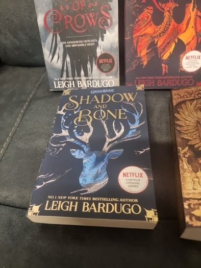 Seven Leigh Bardugo novels job lot.