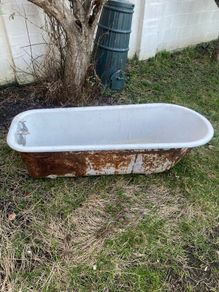 Cast iron bath