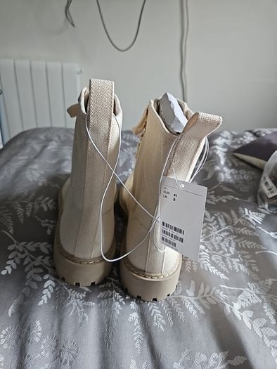 boots BNWT