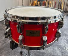 Pearl 14x6.5 Maplefiberglass Snare with Pearl Case