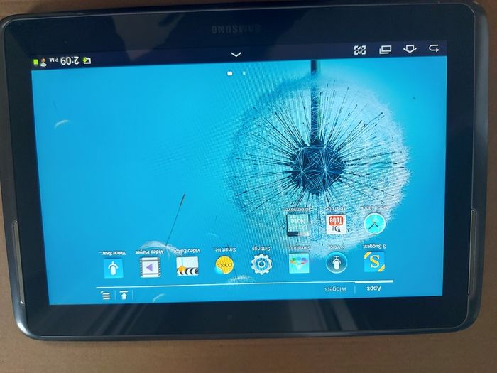 Samsung Galaxy Note 10.1 inch, Model No GT-N8013, 32GB, in excellent condition with lots of family movies for your entertainment