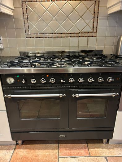 Britannia dual fuel range cooker