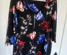 ladies top size 22/24