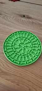 Round Silicone Pet Lick Mat . Green (15cm)