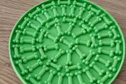 Round Silicone Pet Lick Mat . Green (15cm)