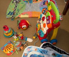 Baby toys and play mat