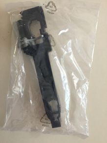 Nissan Navara handle bracket