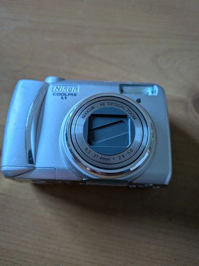 Nikon Coolpix L1 6.0 MP Digital Camera Silver