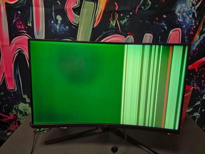 Asus Rog Strix XG32V 32"inch,W QHD curved
