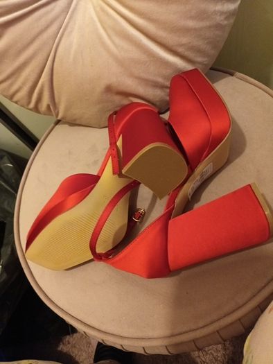 Pillar box red womens shoes