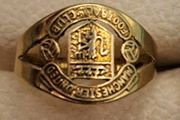 9 ct yellow gold gent's rings