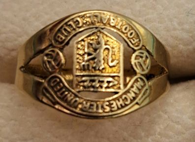 9 ct yellow gold gent's rings