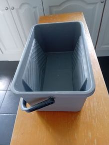 8 litre paint bucket