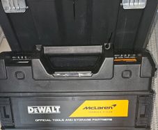 DeWalt x McLaren 18V XR 125mm Angle Grinder, 2 x 5.0Ah & Charger Kit