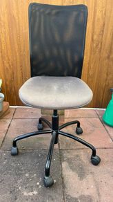Height Adjustable Chair With Wheels