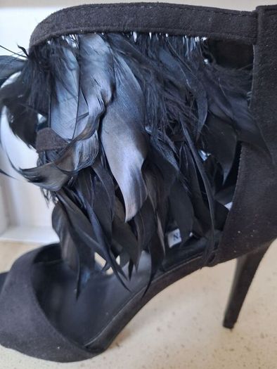 Black feather heels PRICE DROP