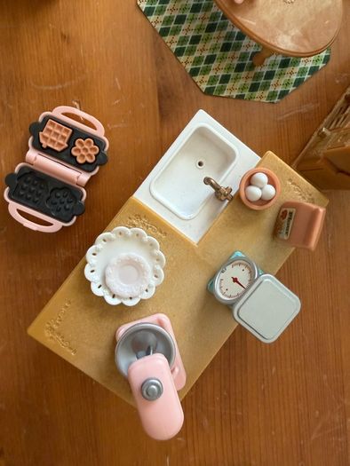 Sylvanian Families Comfy Living Room + Kitchen Island Set