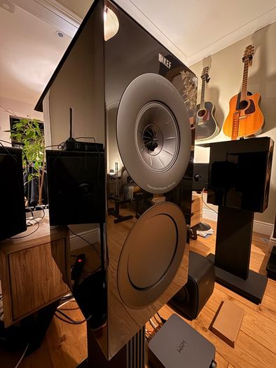 KEF R3 Meta Speakers, KC62 Subwoofer, WiiM Amp Ultra & S3 Stands