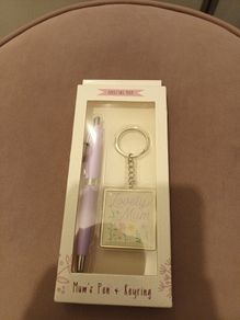 Boxed gift keyring & pen for mum