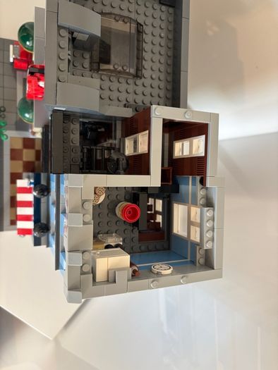 LEGO Creator Lot 6 Sets - 10232 10251 10246 10260 10218 10243
