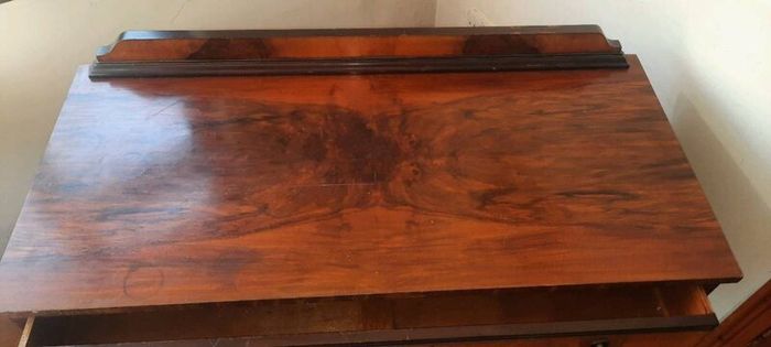 Vintage walnut veneer chest of drawers