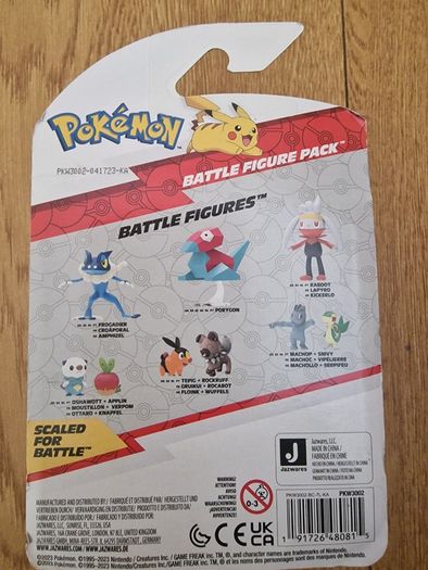 Pokemon Battle Figure 2 Pack  Machop and Snivy