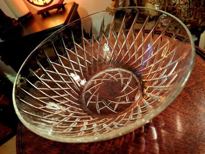 Glass bowl