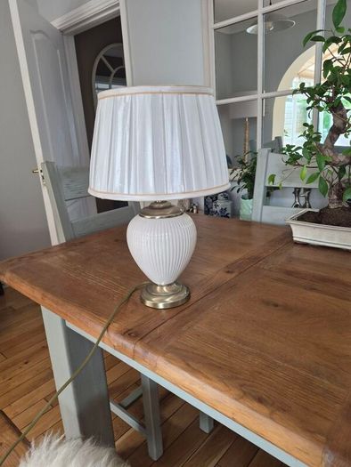 Table lamp