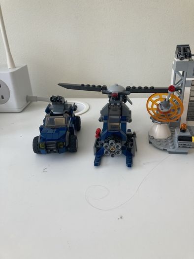 Lego 76131 avengers compound battle
