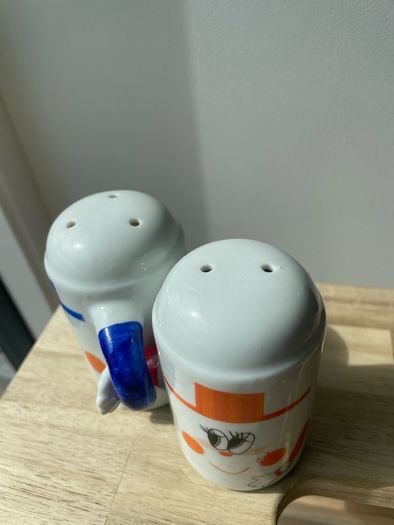 Vintage Porcelain Mug People Salt & Pepper Shaker