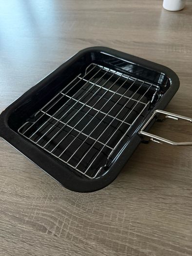 Grill & oven pan with detachable handle