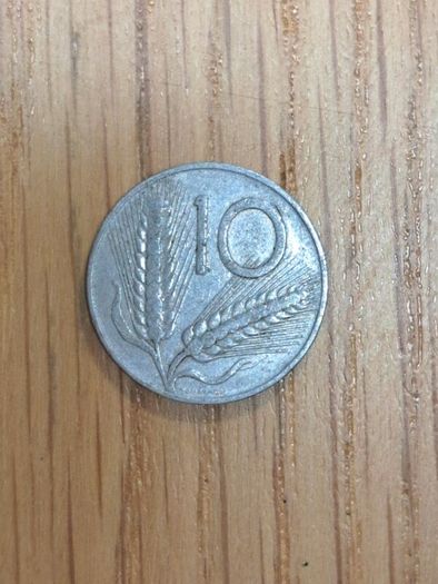 Italy 10 lire coin