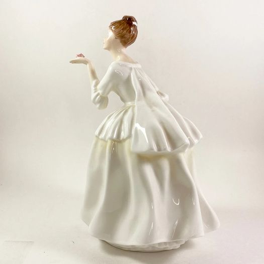 Royal Doulton Figurine Flower of Love HN 2460