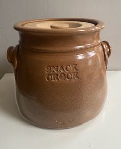 Kiltrea large pottery snack crock