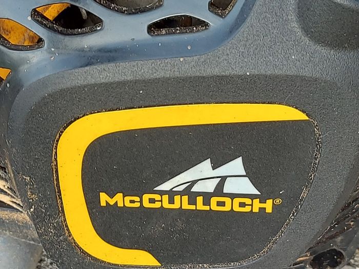 McCulloch Petrol Chainsaw in excellent condition