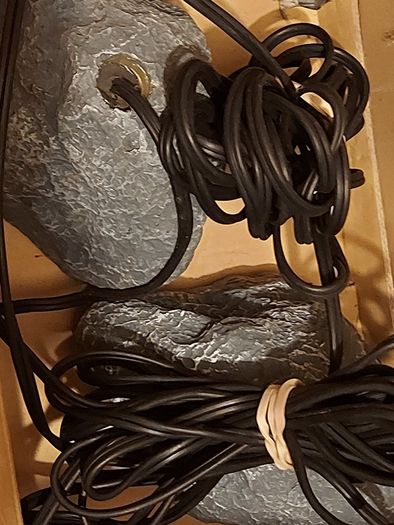 4 Low voltage Rock Spotlights in excellent like new Condition