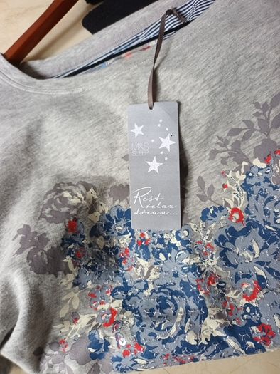 M&S Leisure  Top     S. 16.   B.N.W.T.