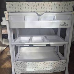 Babylo bath and changing table
