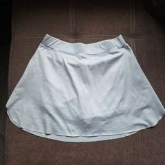 White tennis shorts size 8